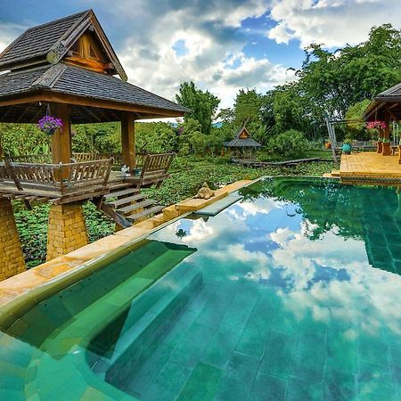Howie'S Homestay Mae Rim Exterior foto